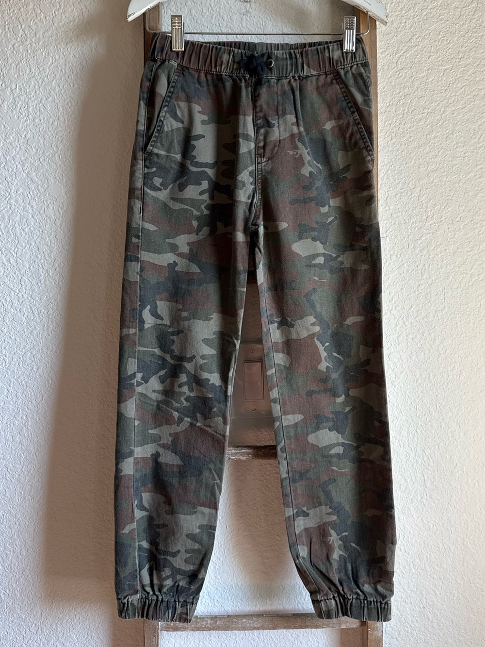 Quicksilver Classic Woodland Camo Pull On Jogger Style Pants boys sz: Med